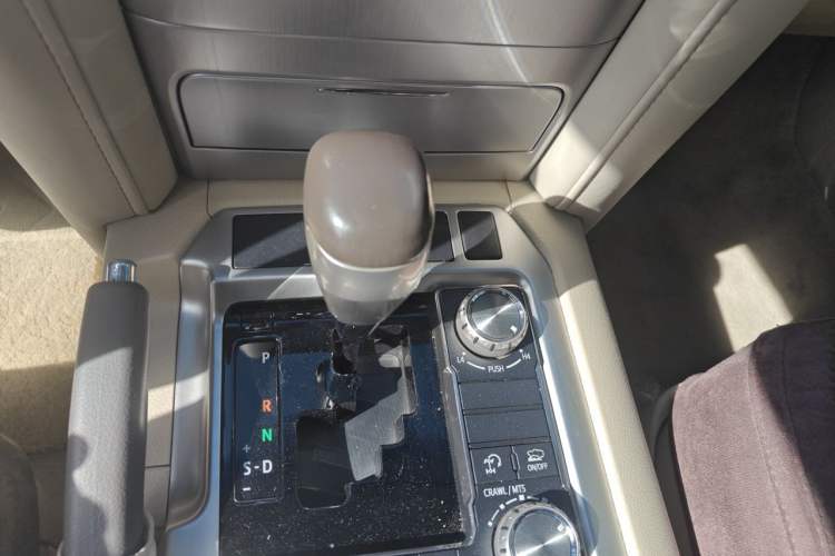 Used Toyota Land Cruiser  Gear Lever