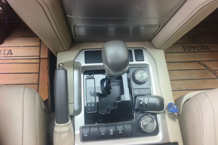 Used Toyota Land Cruiser  Gear Lever
