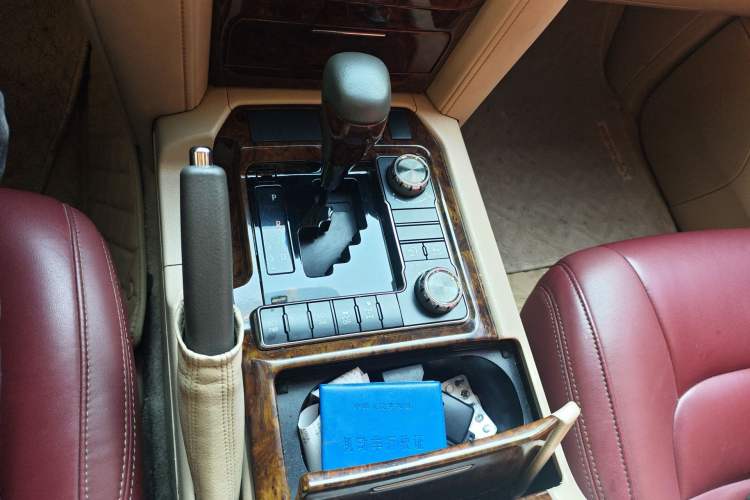 Used Toyota Land Cruiser 2018 4.0 Iron-Wheel Refrigerator Basic Version with No Electric Base Middle East Market Gear Lever