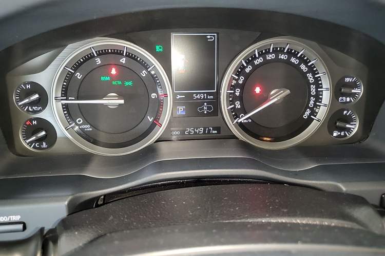 Used Toyota Land Cruiser  Instrument Cluster