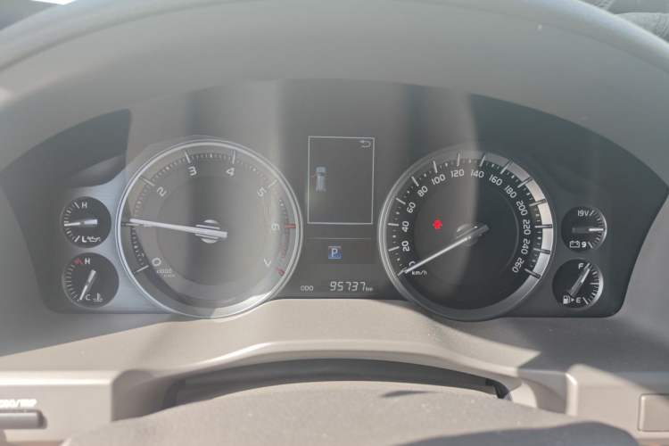 Used Toyota Land Cruiser  Instrument Cluster