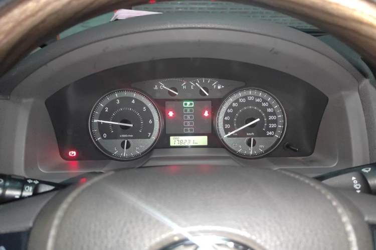 Used Toyota Land Cruiser  Instrument Cluster