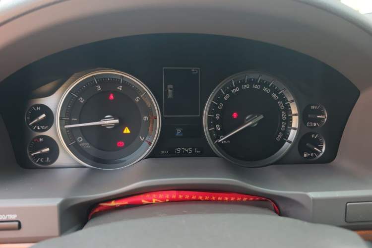 Used Toyota Land Cruiser 2018 5.7L VX-R Middle East Instrument Cluster