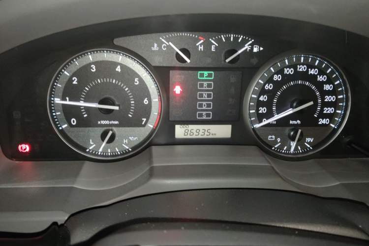 Used Toyota Land Cruiser  Instrument Cluster
