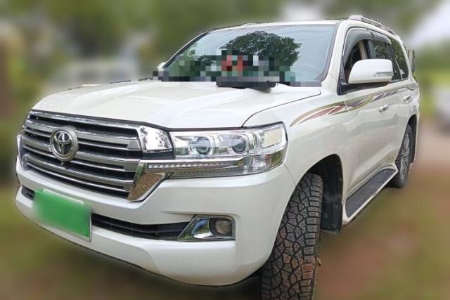 Toyota Land Cruiser Land Cruiser 4.0 with rear-mounted spare tire, seven seats (parallel import) مستعملة