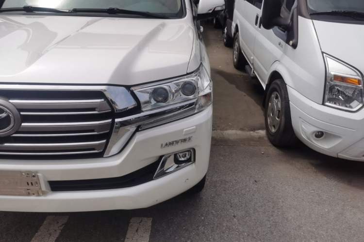 Used Toyota Land Cruiser 2018 4.0L GX-R Gasoline 7-Seater Middle East Left Front Headlight