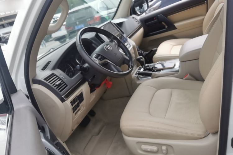 Used Toyota Land Cruiser 2018 4.0L GX-R Gasoline 7-Seater Middle East Left Front Seat