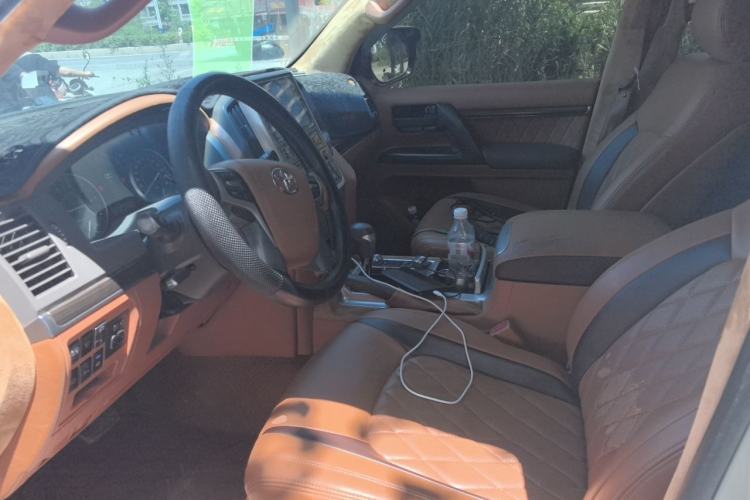 Used Toyota Land Cruiser 2018 4.0 GX-R Eight Cylinders No Winch Outboard Mount Middle East Left Front Seat