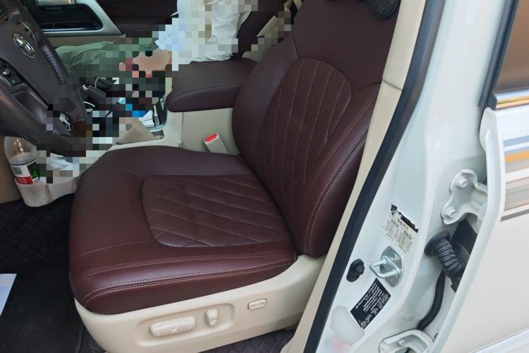 Used Toyota Land Cruiser 2018 5.7L VX-R Middle East Left Front Seat