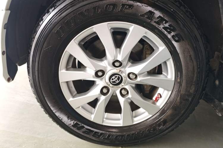 Used Toyota Land Cruiser 2018 4.0L GX-R Gasoline 7-Seater Middle East Left Front Wheel Hub