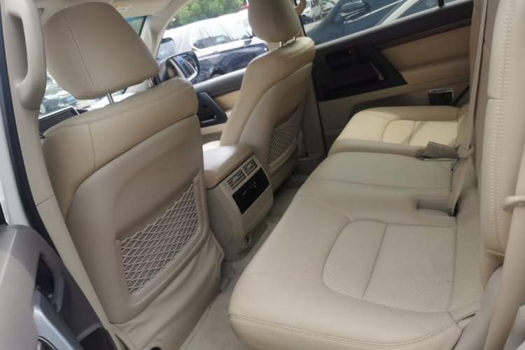 Used Toyota Land Cruiser 2018 4.0L GX-R Gasoline 7-Seater Middle East Left Rear Seat