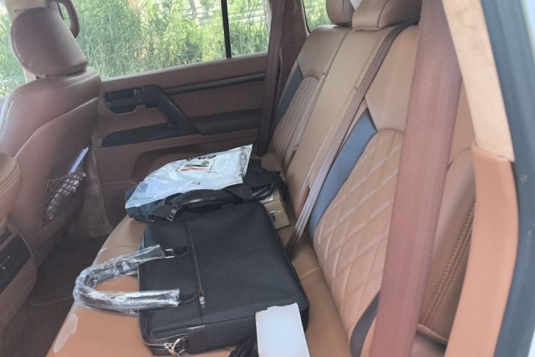 Used Toyota Land Cruiser 2018 4.0 GX-R Eight Cylinders No Winch Outboard Mount Middle East Left Rear Seat