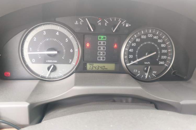 Used Toyota Land Cruiser 2018 4.0 GX-R Eight Cylinders No Winch Outboard Mount Middle East Odometer Close Up