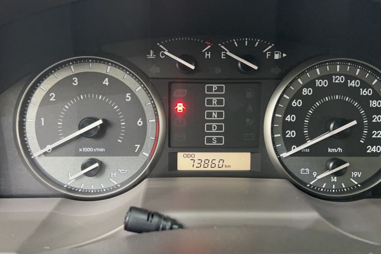 Used Toyota Land Cruiser 2018 4.0 GX-R Eight Cylinders No Winch Outboard Mount Middle East Odometer Close Up