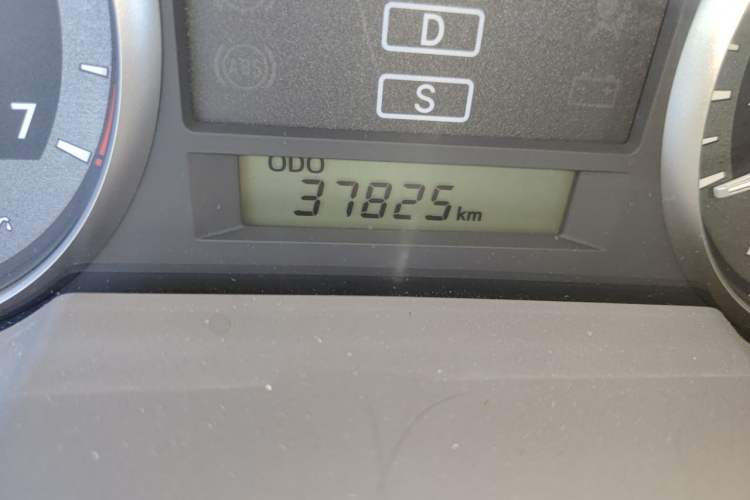 Used Toyota Land Cruiser 2018 4.0L GX-R Gasoline 7-Seater Middle East Odometer Close Up