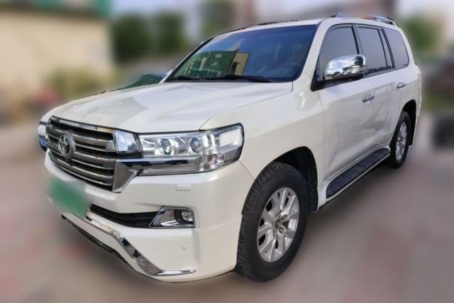 Used Toyota Land Cruiser 2018 Toyota Land Cruiser, parallel import, 4.0-liter gasoline, automatic transmission, 7 seats.