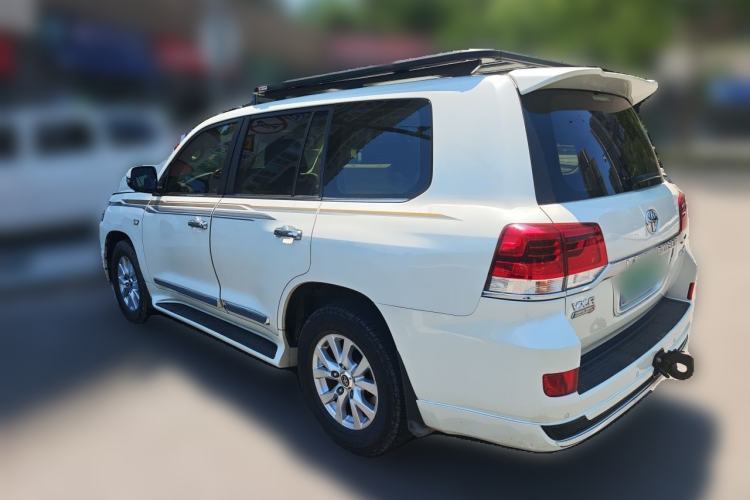 Used Toyota Land Cruiser 2018 5.7L VX-R Middle East Rear Left 45 Deg