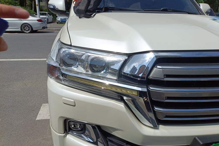 Used Toyota Land Cruiser  Right Front Headlight