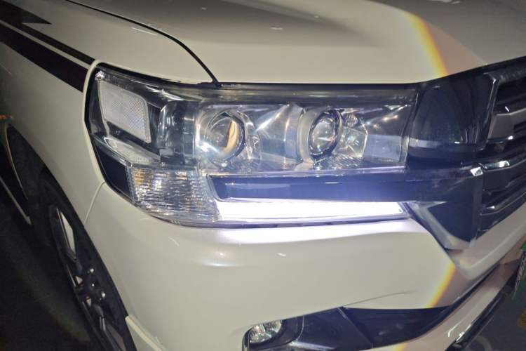 Used Toyota Land Cruiser  Right Front Headlight