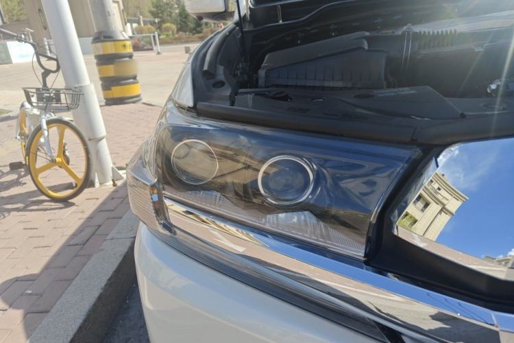 Used Toyota Land Cruiser  Right Front Headlight
