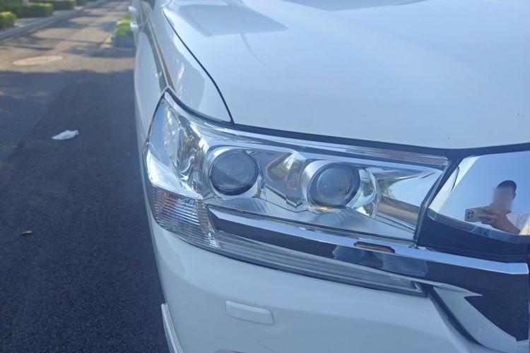 Used Toyota Land Cruiser  Right Front Headlight