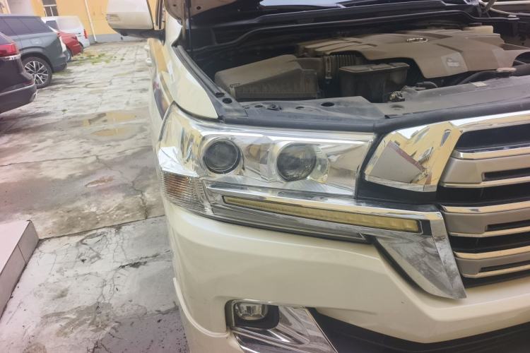 Used Toyota Land Cruiser  Right Front Headlight