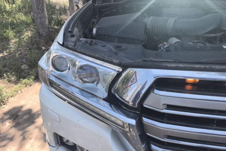 Used Toyota Land Cruiser 2018 4.0 GX-R Eight Cylinders No Winch Outboard Mount Middle East Right Front Headlight