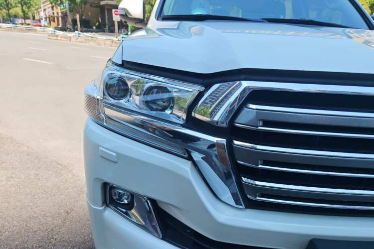 Used Toyota Land Cruiser 2018 5.7L VX-R Middle East Right Front Headlight