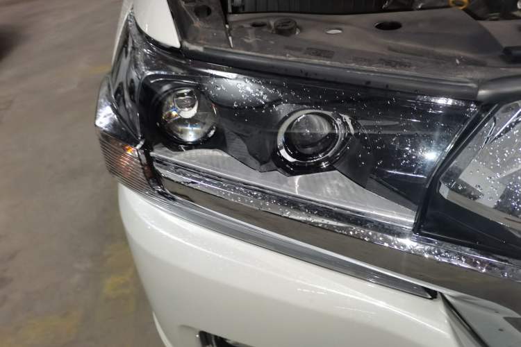 Used Toyota Land Cruiser  Right Front Headlight