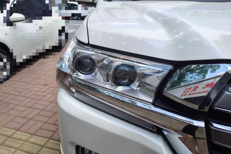 Used Toyota Land Cruiser  Right Front Headlight