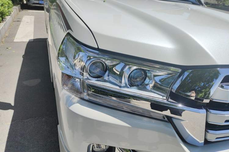Used Toyota Land Cruiser 2018 4.0L GX-R Gasoline 7-Seater Middle East Right Front Headlight