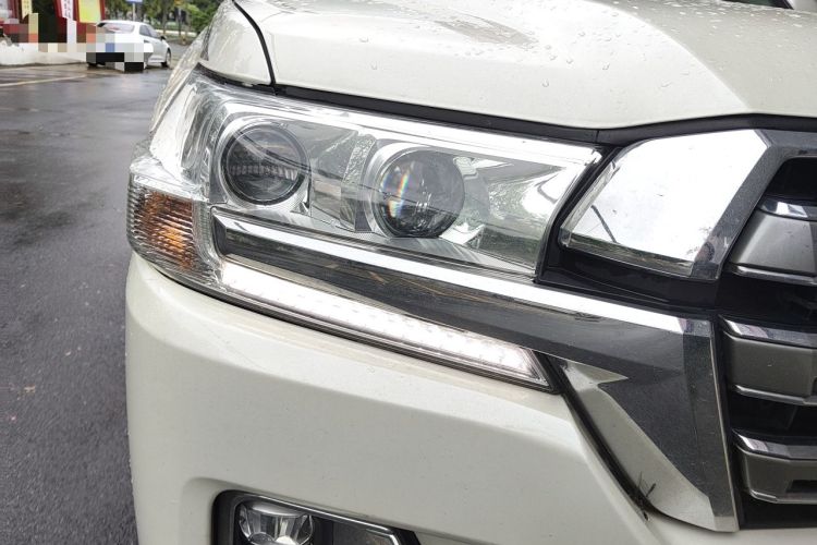 Used Toyota Land Cruiser  Right Front Headlight