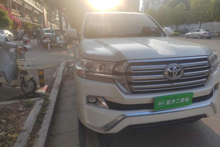 Used Toyota Land Cruiser  Right Front Headlight