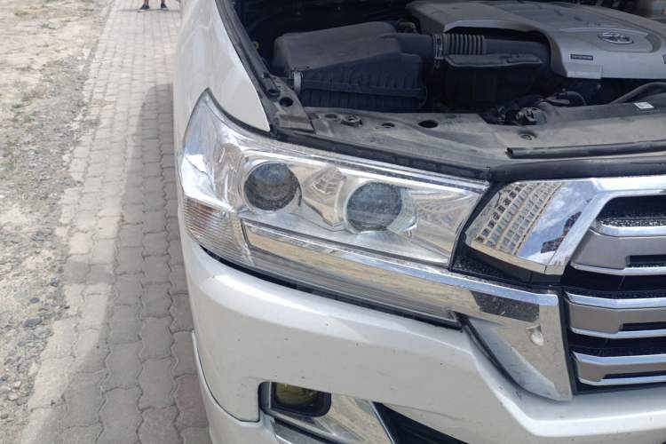 Used Toyota Land Cruiser  Right Front Headlight