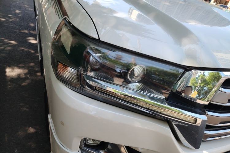 Used Toyota Land Cruiser  Right Front Headlight