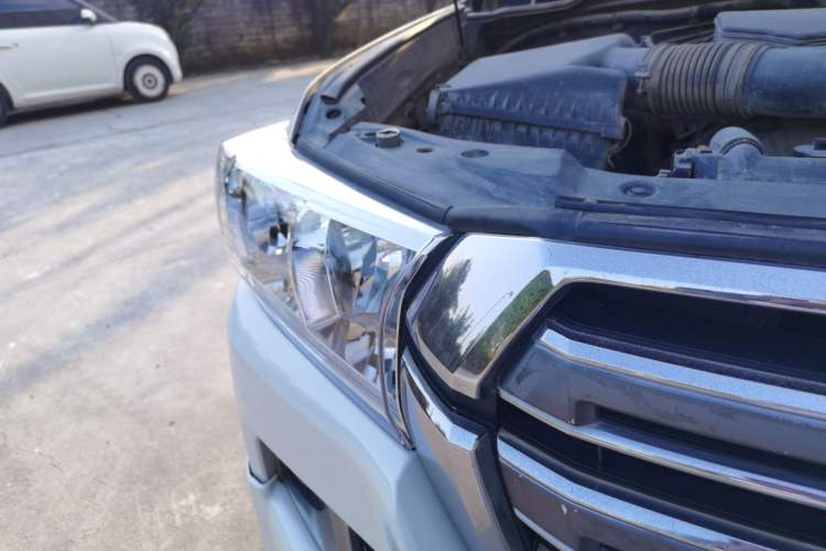 Used Toyota Land Cruiser  Right Front Headlight