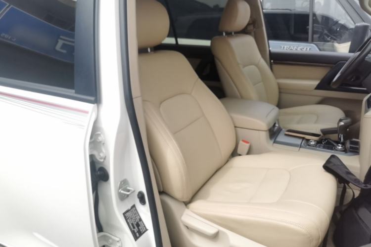 Used Toyota Land Cruiser 2018 4.0L GX-R Gasoline 7-Seater Middle East Right Front Seat