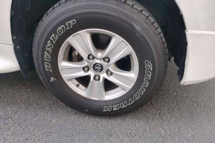Used Toyota Land Cruiser  Right Front Wheel Hub