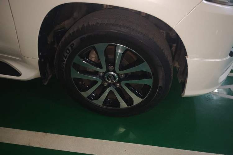 Used Toyota Land Cruiser  Right Front Wheel Hub