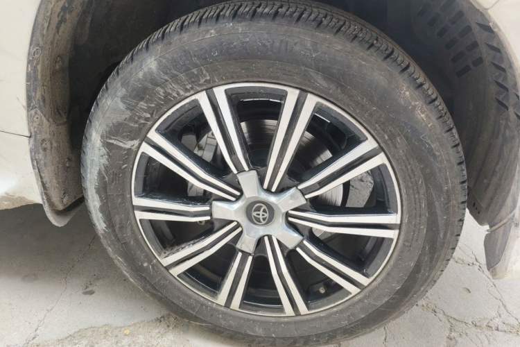 Used Toyota Land Cruiser  Right Front Wheel Hub