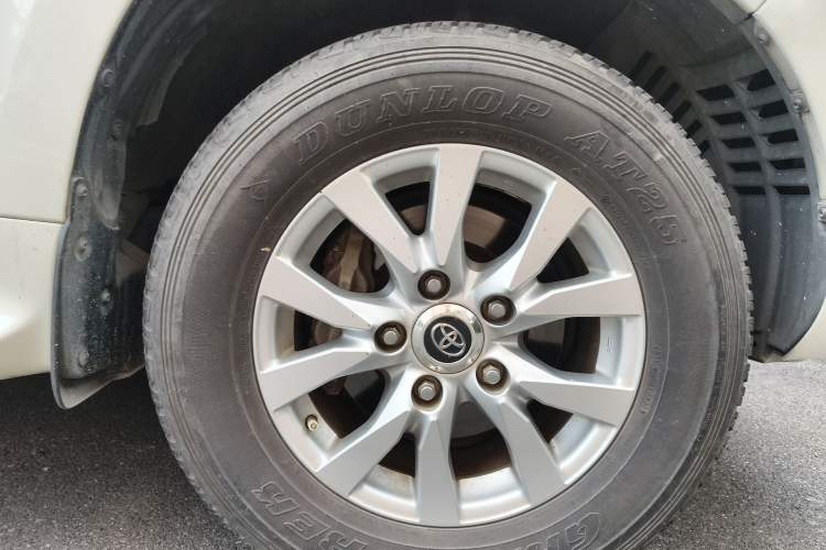 Used Toyota Land Cruiser  Right Front Wheel Hub