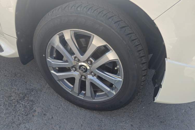 Used Toyota Land Cruiser  Right Front Wheel Hub