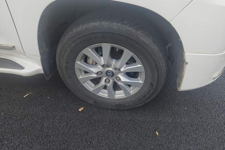 Used Toyota Land Cruiser  Right Front Wheel Hub