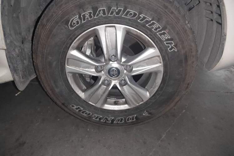 Used Toyota Land Cruiser  Right Front Wheel Hub