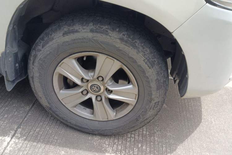 Used Toyota Land Cruiser  Right Front Wheel Hub