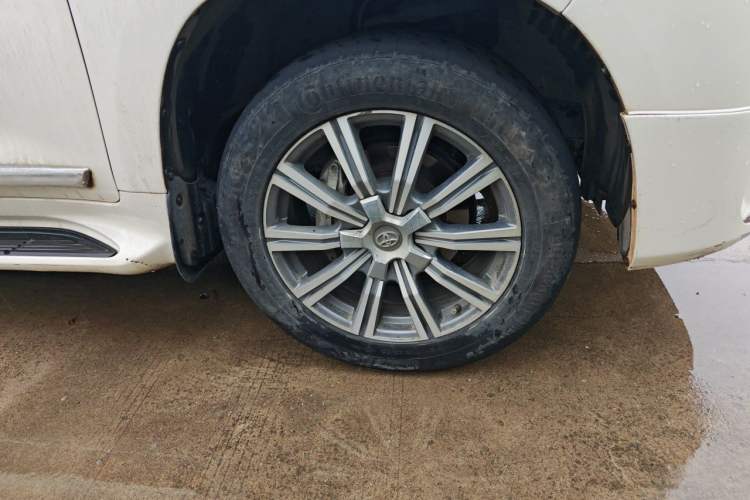 Used Toyota Land Cruiser  Right Front Wheel Hub