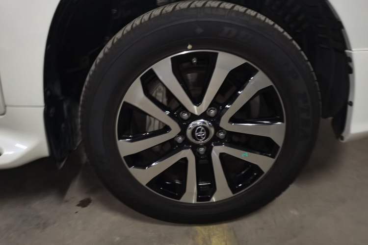Used Toyota Land Cruiser  Right Front Wheel Hub