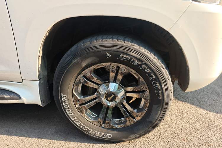 Used Toyota Land Cruiser 2018 4.0 Iron-Wheel Refrigerator Basic Version with No Electric Base Middle East Market Right Front Wheel Hub