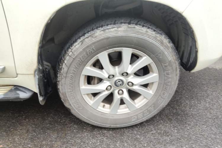 Used Toyota Land Cruiser  Right Front Wheel Hub