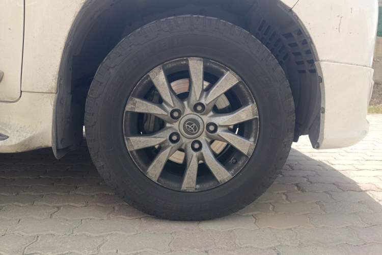 Used Toyota Land Cruiser  Right Front Wheel Hub